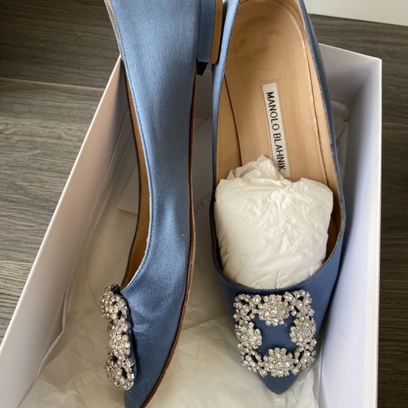 Manolo Blahnik Hangisi Flats - Picture 2 of 4